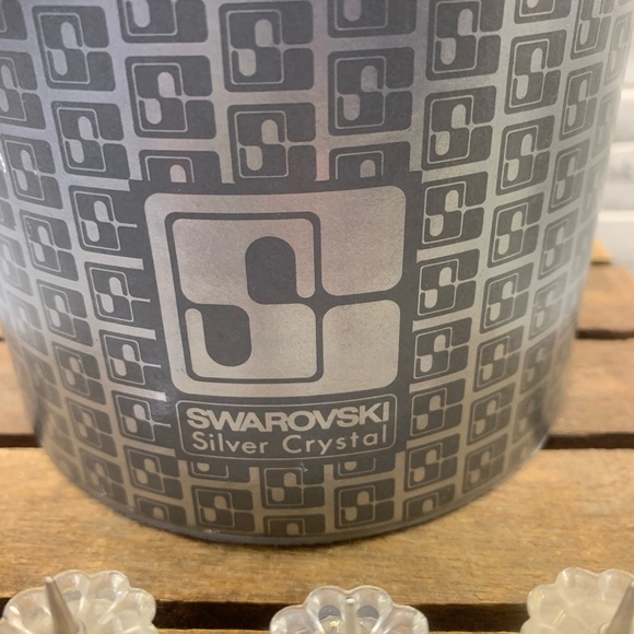 Set of 6 Vintage Miniature 1” Pineapple Style Candle Holders - Picture 4 of 7